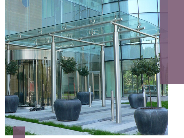 Навесы из стекла на заказ в Красном Сулине — монтаж и установка