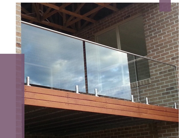Стеклянные парапеты на крыше и террасе в Красном Сулине от 11482 руб. | ПРОЛЁТ-Крл